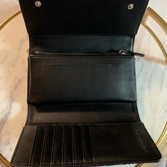 ZARA Wallet On Chain - Picture 4 of 4